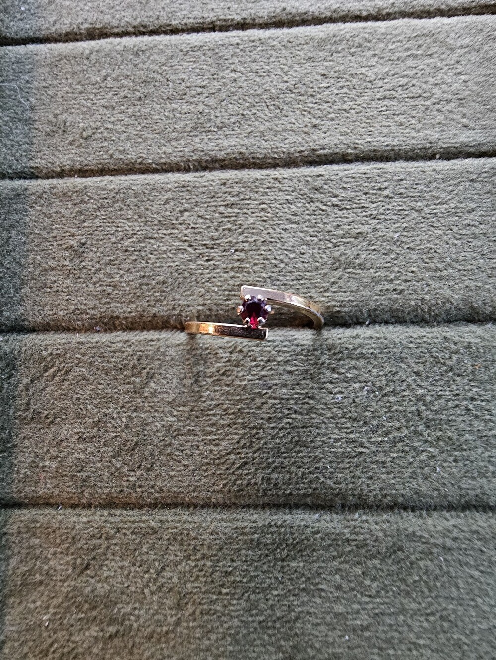 Vintage Avon Ring Size 6